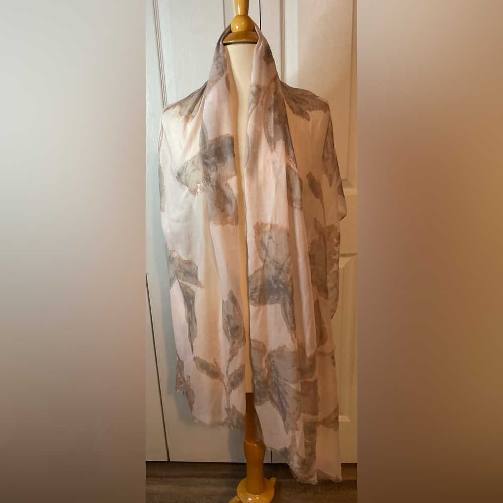 Sheer Scarf Cream‎ Gold Gray Leaves